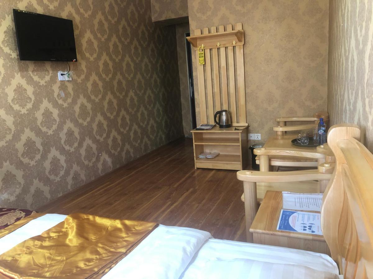 Land Hotel Уланбатар Екстериор снимка