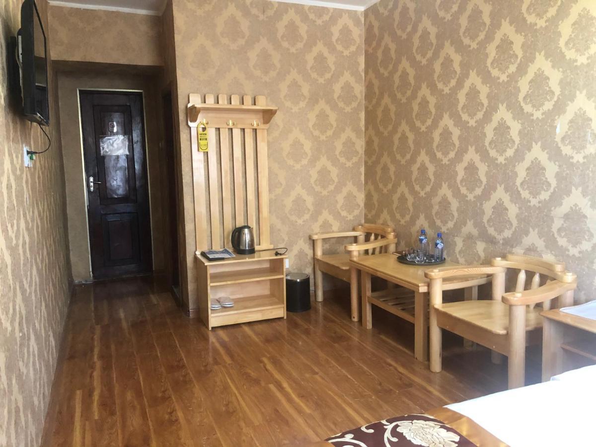 Land Hotel Уланбатар Екстериор снимка