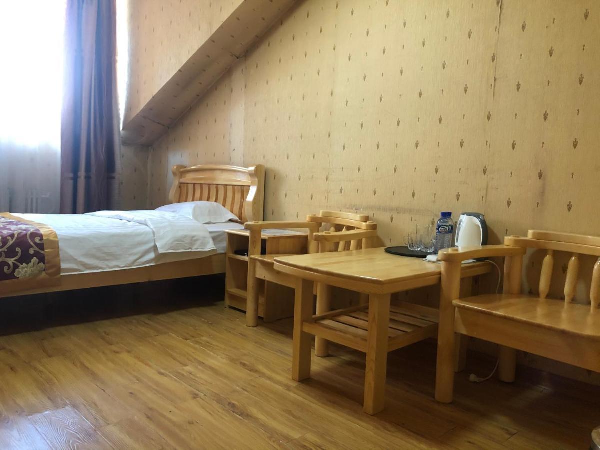 Land Hotel Уланбатар Екстериор снимка