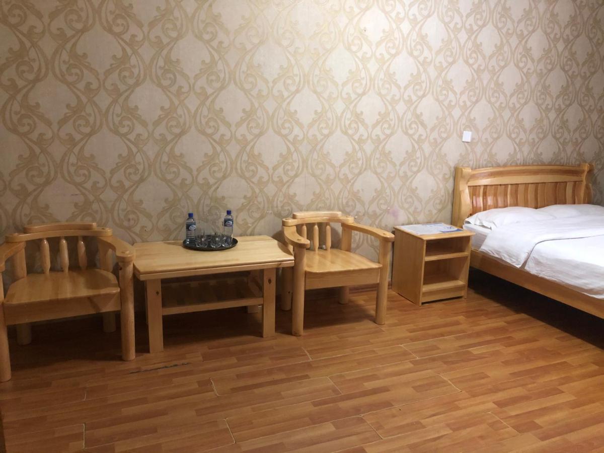 Land Hotel Уланбатар Екстериор снимка