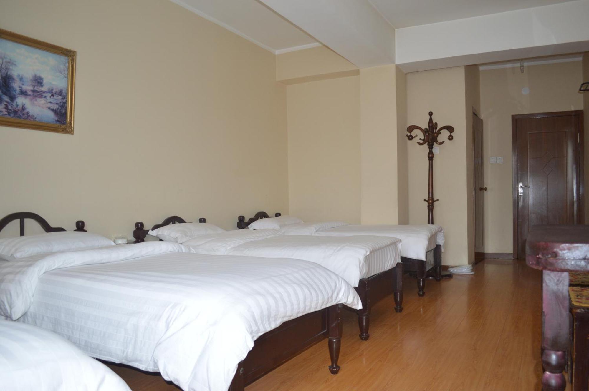 Land Hotel Уланбатар Стая снимка